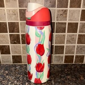 Owala Urban Outfitters Exclusive FreeSip 32 oz Water Bottle color:Tulip Bouquet